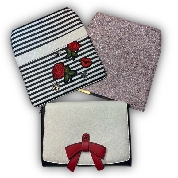 Handbags - NWOT- Magnolia and Vine Uptown Clutch with 3 Versa Accents